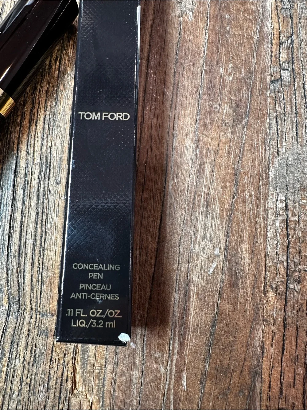 Tom Ford Concealing Pen — Black with Gold Band